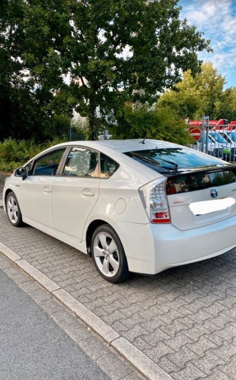 Toyota Prius 244.000 km 8.000 € Düsseldorf 40599