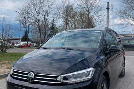 VW Touran 8.200 km 31.500 € Solingen 42653
