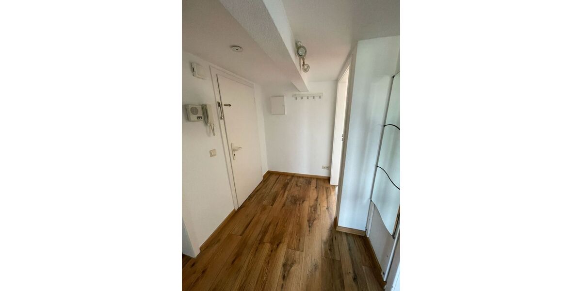Provisionsfrei* SOFORT FREI! Rhein-nah - 2-Zm Penthouse Oberkassel - renoviert, Klimaanlage Einbauküche 55m² - Einfamilienhaus Düsseldorf Oberkassel | Angebot:27074522