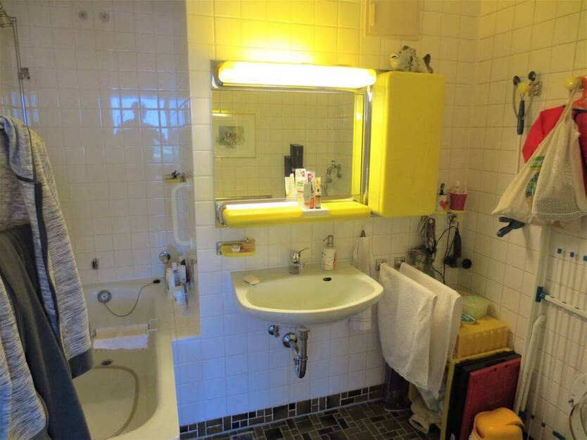 Cityhouse: Top Level, mit Aufzug und Panoramablick über Hilden, in sehr gepflegtem Haus!