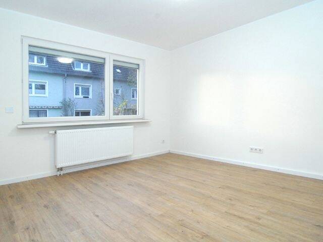 Düsseldorf-Unterrath: 3-Zimmer ETW mit Küche, Bad u. Flur ... plus 27 m² Nutzfläche im UG inkl. Gartennutzung ... Erstbezug nach Totalsanierung 3 zimmer