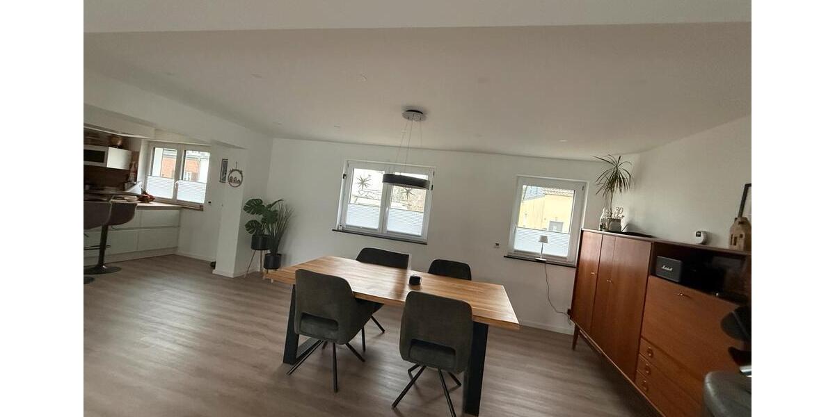 Doppelhaushälfte Leverkusen - 4 Zimmer, 135 m&sup2;, 2.450&euro; | Angebot:24712161