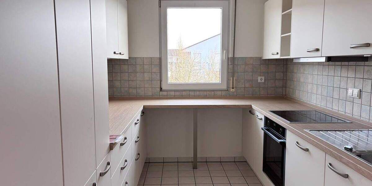 Hochwertige ETW mit Tiefgaragenstellplatz u. EBK in zentraler aber ruhiger Lage von Lev.-Schlebusch 3 zimmer