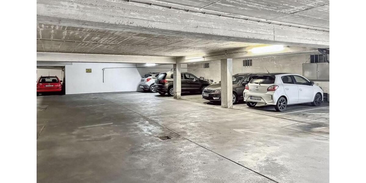 Helle 4 ZKB mit EBK, 2 Balkonen, Tageslichtbad, Tiefgaragenstellp 4 zimmer