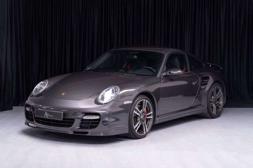 911