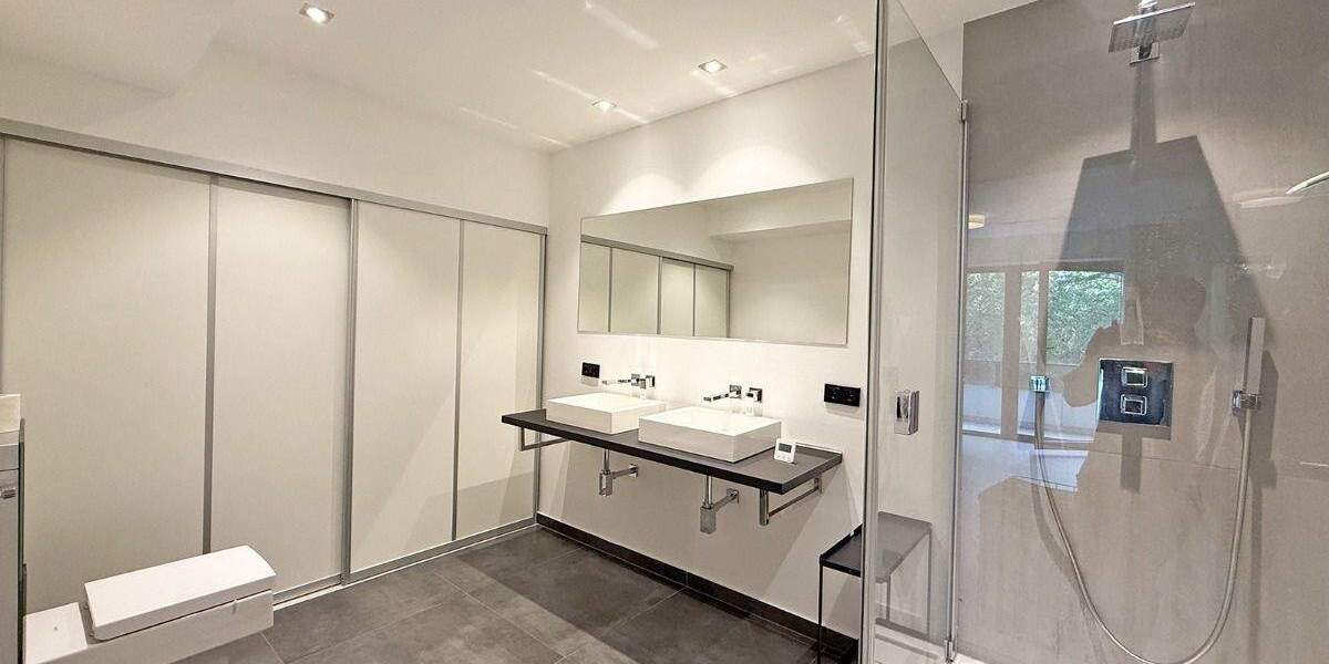 Etagenwohnung Düsseldorf Oberkassel - 2 Zimmer, 82 m&sup2;, 1.690&euro; | Angebot:25708278