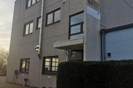 Funktionale Büro- Praxisfläche mit flexibler Raumaufteilung und Stellplätzen zimmer