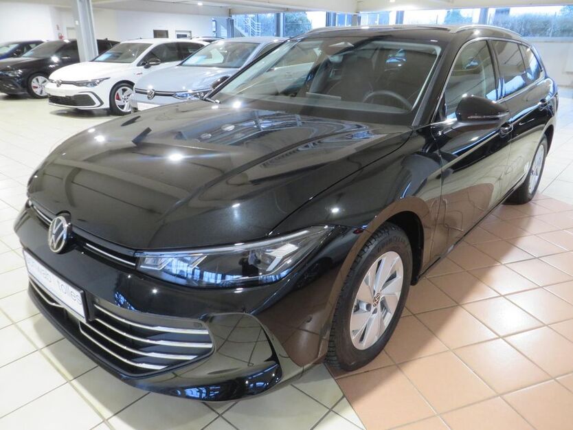 VW Passat 8.400 km 48.945 € Neuss 41469