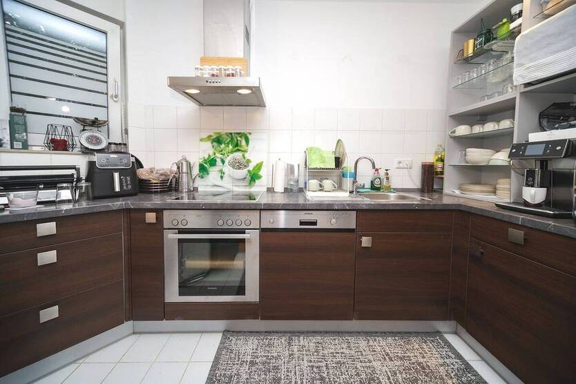 Wohnen oder Investieren: Stilvolle 2,5-Zimmer-Wohnung mit Terrasse & Top-Ausstattung in Rheinnähe !!!