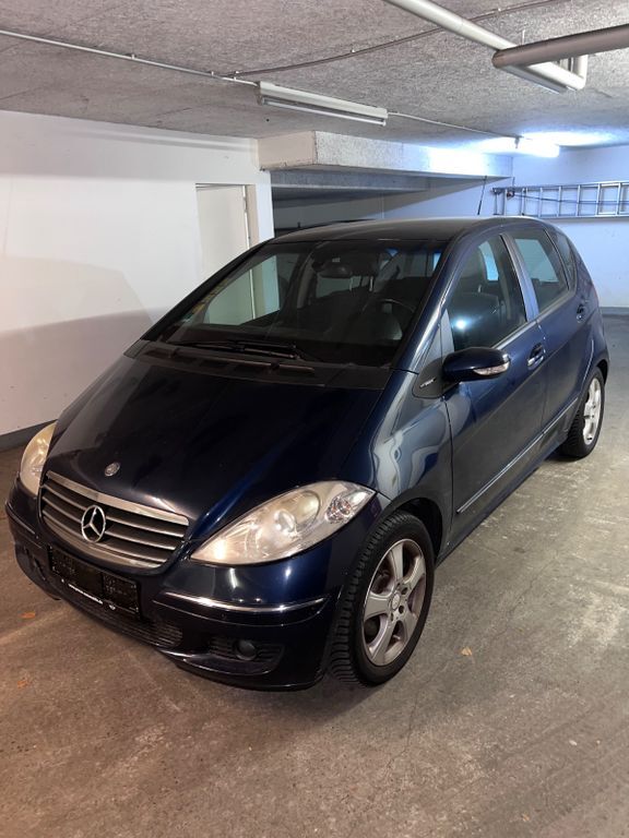 Mercedes-Benz A 180 238.888 km 2.999 € Düsseldorf 40597