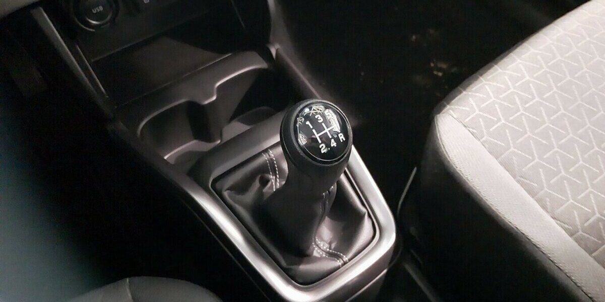 Suzuki Swift Comfort+ Allgrip Hybrid 6.000 km 21.980 &euro; HAAN 42781