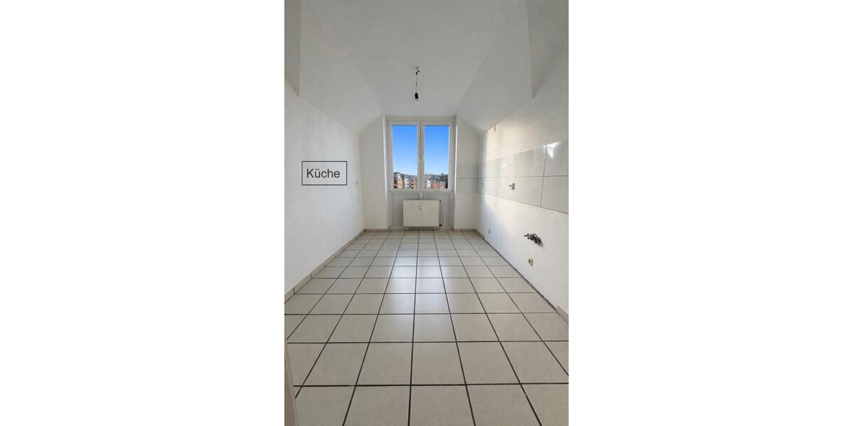 Helle Dachgeschosswohnung mit schönem Balkon in guter Lage 2 zimmer