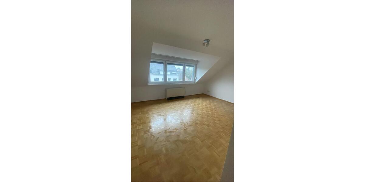 Dachgeschoßwohnung Mönchengladbach Süd - 3 Zimmer, 70 m&sup2;, 800&euro; | Angebot:25690781