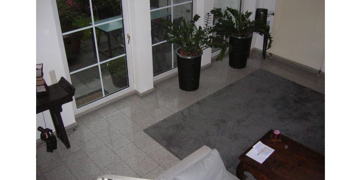 Mehr als nur vier Wände: Wohnen auf zwei Ebenen mit Terrasse und Garten! 3.5 zimmer