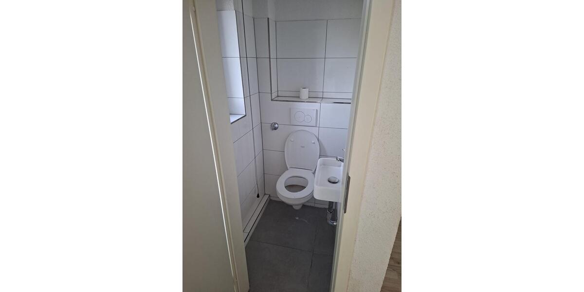 Etagenwohnung Duisburg Mittelmeiderich - 4 Zimmer, 125 m&sup2;, 1.250&euro; | Angebot:25413202