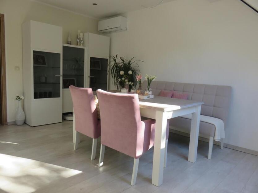 Dachgeschoßwohnung in Essen-Bergerhausen (provisionsfrei)