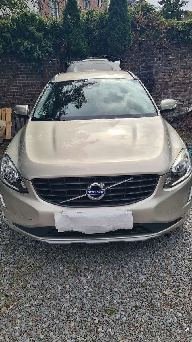 Volvo XC60 133.750 km 16.950 € Neuss 41462