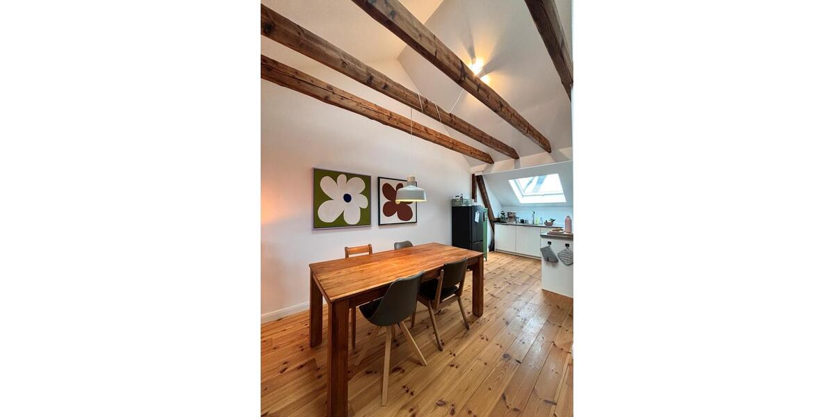 Dachgeschoßwohnung Duisburg Laar - 3 Zimmer, 77 m&sup2;, 895&euro; | Angebot:25352216