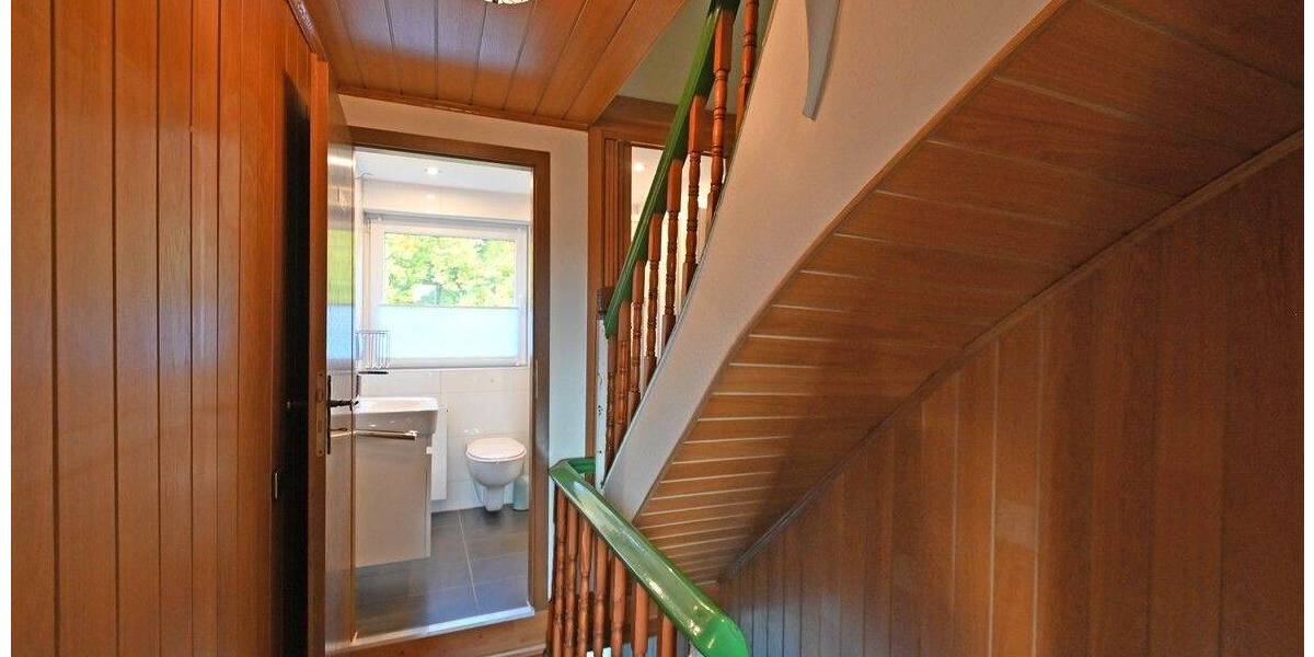 Charme trifft Saarn! Einseitig angebauter Altbau-Schatz auf tollem Grundstück 5 zimmer