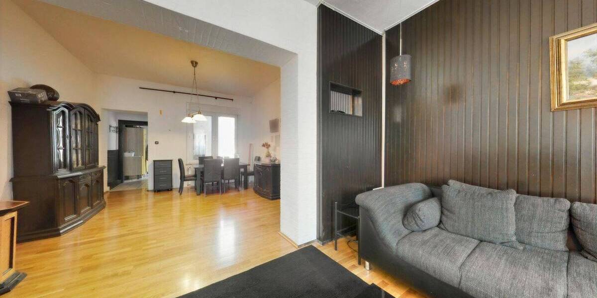Reihenmittelhaus Mönchengladbach Eicken - 8 Zimmer, 181 m&sup2;, 249.000&euro; | Angebot:26820568