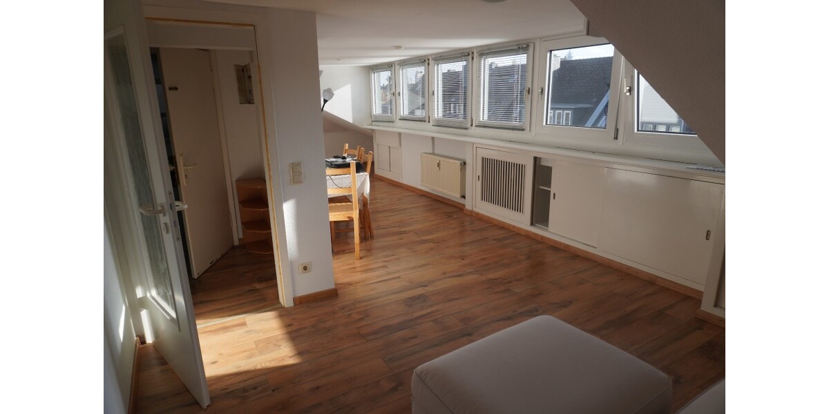 Provisionsfrei* SOFORT FREI! Rhein-nah - 2-Zm Penthouse Oberkassel - renoviert, Klimaanlage Einbauküche 55m² - Einfamilienhaus Düsseldorf Oberkassel | Angebot:27074522