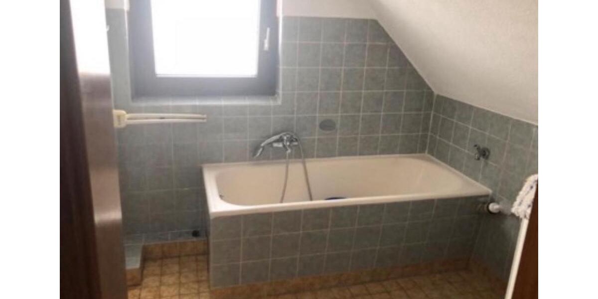Dachgeschoßwohnung Kaarst - 2 Zimmer, 63 m&sup2;, 770&euro; | Angebot:26389370