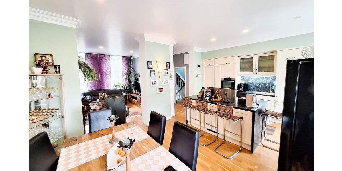 Wellness Oase für alle Träume : 388 m² Wohnglück & riesige Garten-Oase in Krefeld Linn - Bestlage 8 zimmer