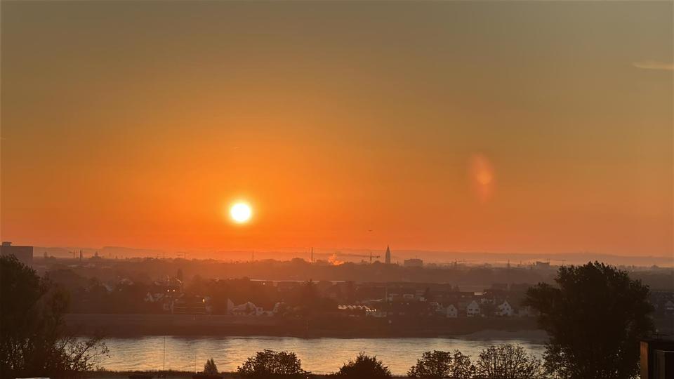 Etagenwohnung Neuss - 2 Zimmer, 70 m&sup2;, 1.300&euro; | Angebot:25806836