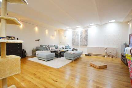 Wohnung zum Mieten in Düsseldorf 2.590 € 256 m² 4 zimmer