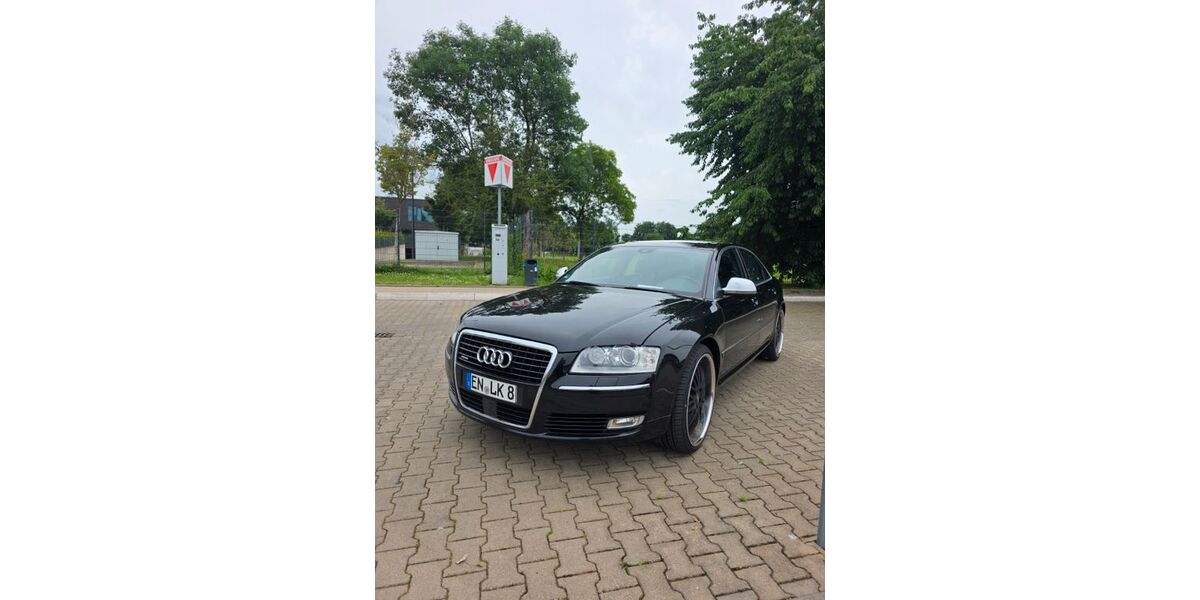 Audi A8 204.000 km 7.900 &euro; Düsseldorf 40233