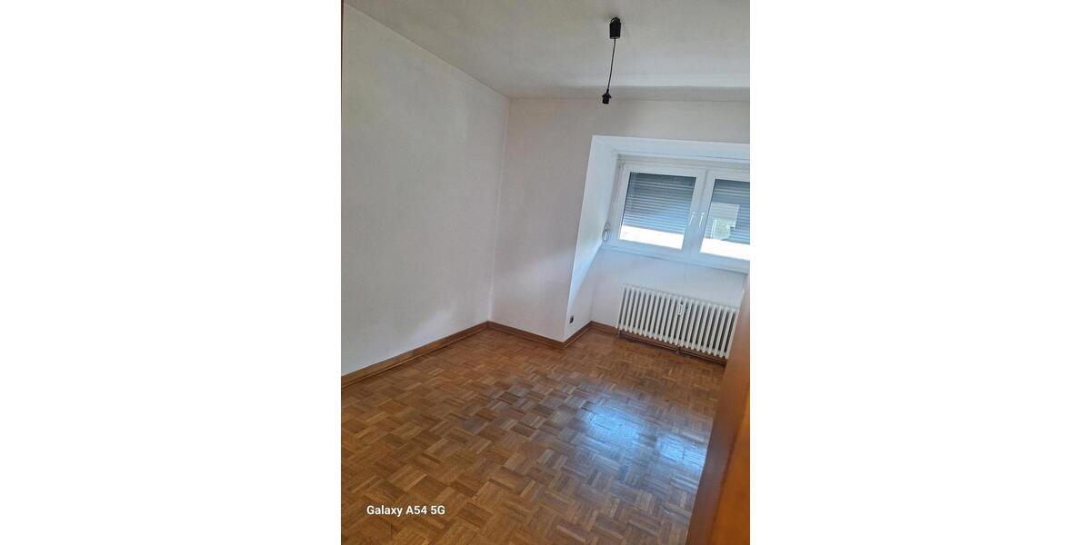 Etagenwohnung Mönchengladbach Nord - 5 Zimmer, 170 m&sup2;, 2.000&euro; | Angebot:25287080