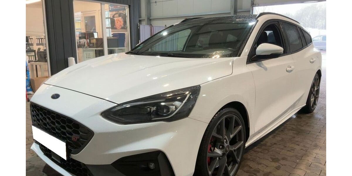 Ford Focus 49.900 km 18.700 &euro; Krefeld 47798