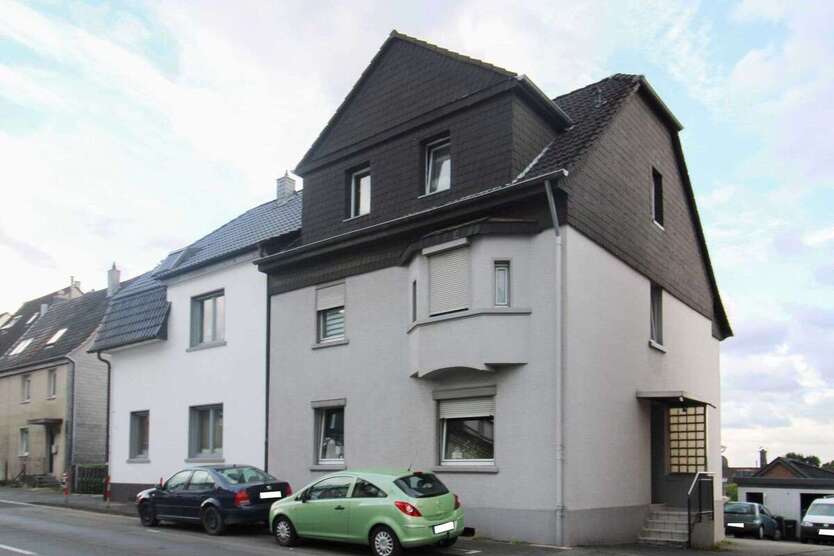 Haus zum Kaufen in Leverkusen 520.000 € 221.42 m² 8 zimmer