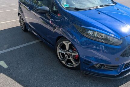 Ford Fiesta 182.000 km 6.800 &euro; Hilden 40724