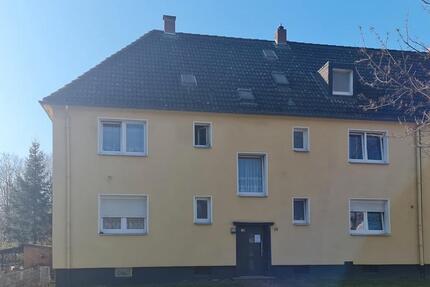 Renovierte 2-Zimmer-Wohnung im Dachgeschoss zu vermieten!
