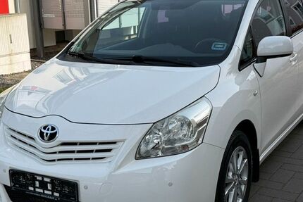Toyota Verso 155.000 km 7.840 &euro; Düsseldorf 40468