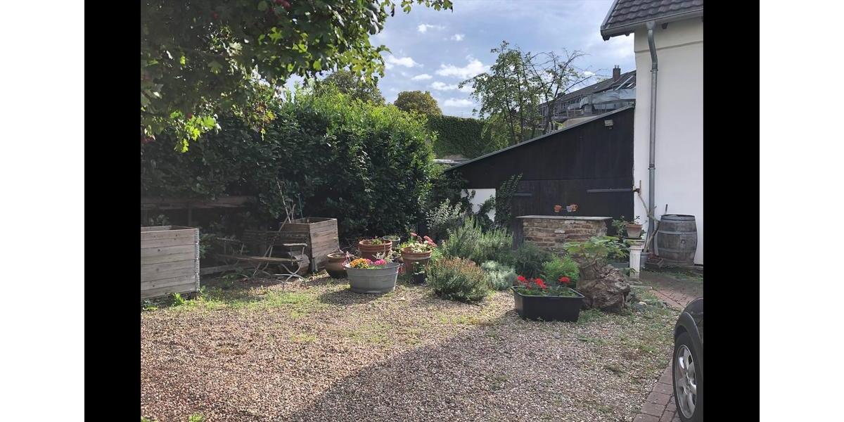 Freistehendes Einfamilienhaus mit Garten in Düsseldorf Heerdt 7 zimmer