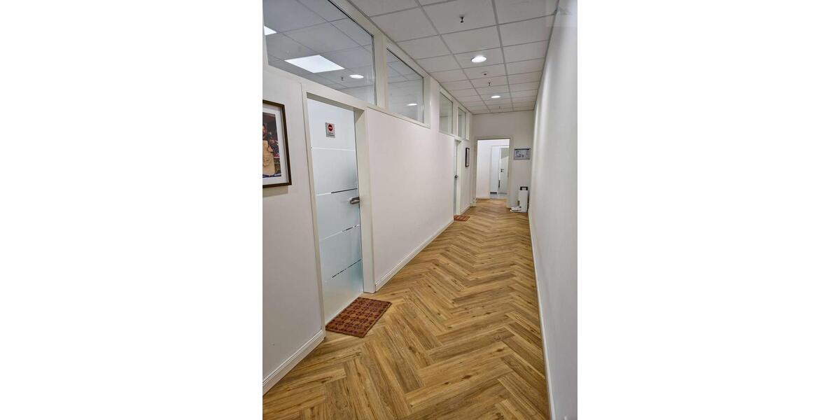 Attraktive Gewerbeeinheit mit moderner Technik und 6 Stellplätzen im Kempener Gewerbegebiet zimmer