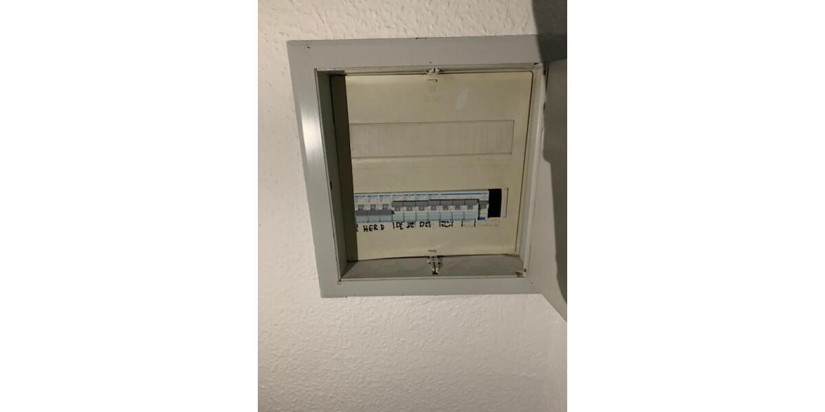 Helle Wohnung inkl. Küche im Mietpreis sowie Balkon ins Grüne 1 zimmer