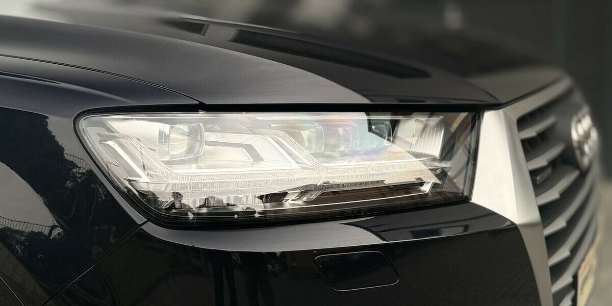 Audi Q7 3.0 TDI e-tron quattro / Panorama / Kamera 179.000 km 30.900 &euro; Mönchengladbach 41066