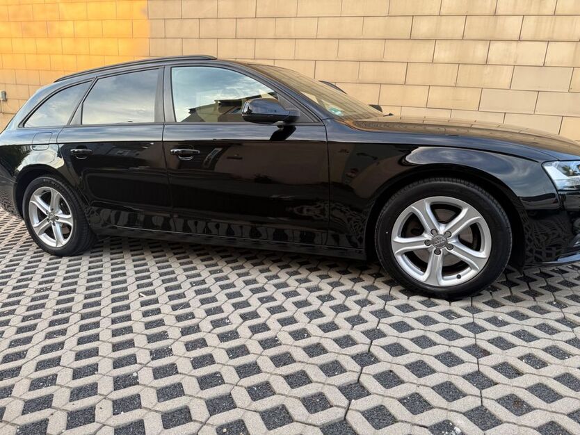 Audi A4 132.000 km 11.250 € Solingen 42655