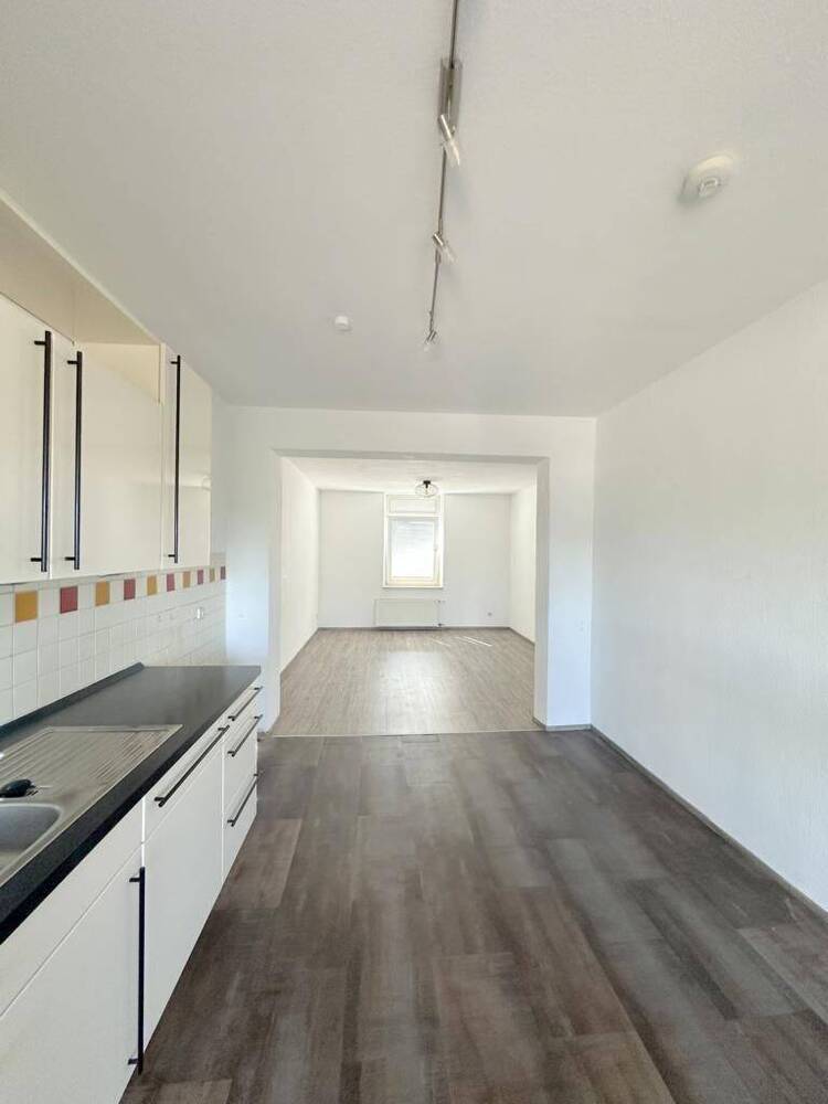 ***ZENTRAL und ausgefallen: ETW, 3 Zi-KDB, mit EBK und großem Balkon in MG-Heyden!***