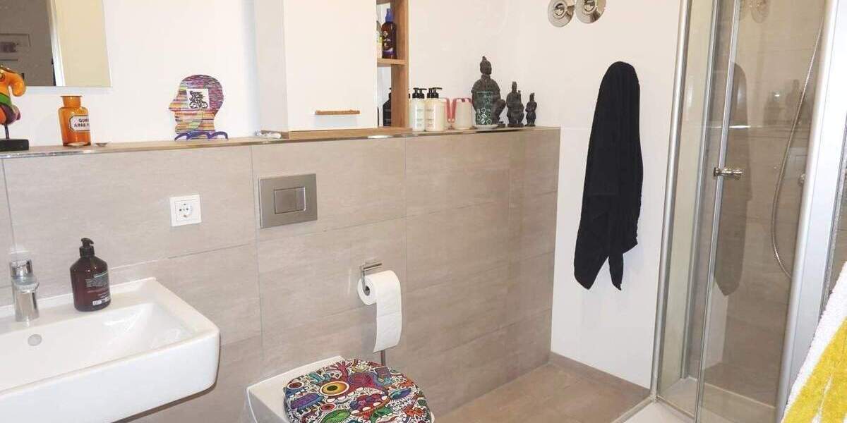 Moderne 3 Zimmer mit EBK, 2 Bädern, 2 Balkonen, Fußbodenhzg. in Flingern 3 zimmer