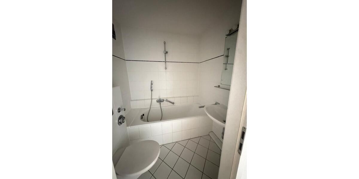 Etagenwohnung Düsseldorf Lörick - 2 Zimmer, 62 m&sup2;, 1.365&euro; | Angebot:25416083