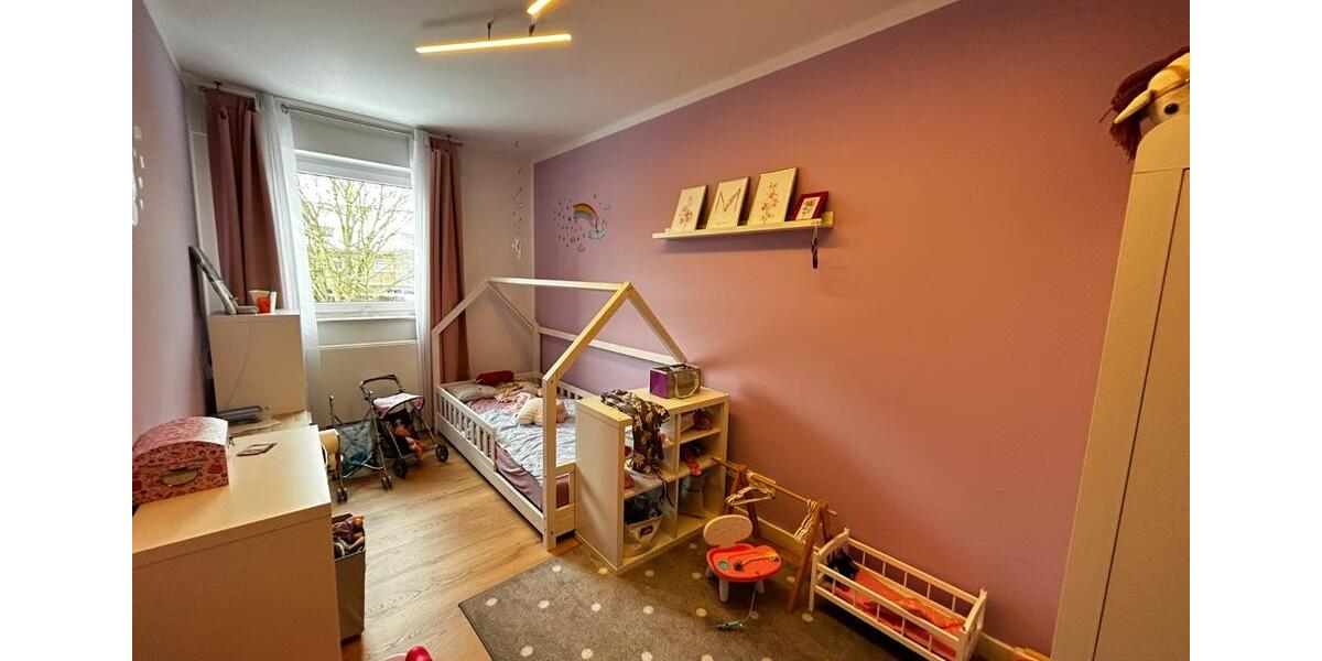 Reihenmittelhaus mit Einliegerwohnung in Neuss-Meertal 6 zimmer