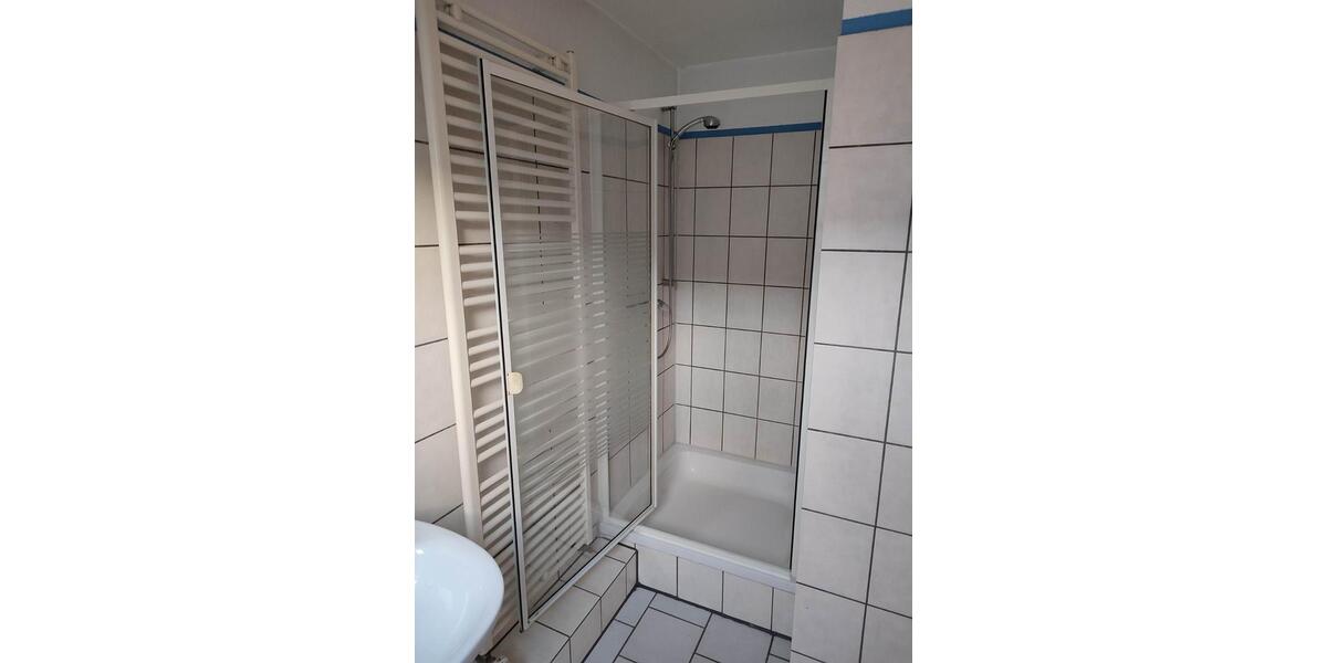 Dachgeschoßwohnung Mönchengladbach Süd - 1 Zimmer, 30 m&sup2;, 350&euro; | Angebot:25424814