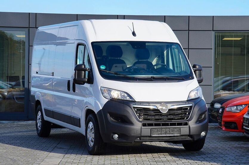 Opel Movano 20.000 km 23.990 € Korschenbroich 41352