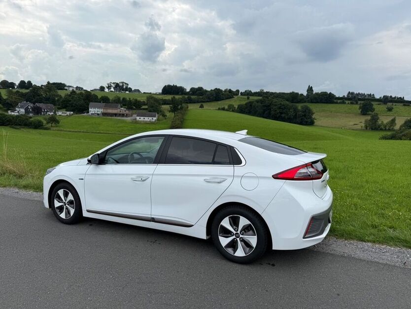 IONIQ