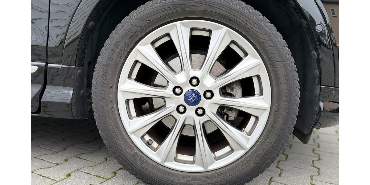 Ford Kuga Vignale / Panorama / Kamera / Keyless GO 34.000 km 20.890 &euro; Mönchengladbach 41066