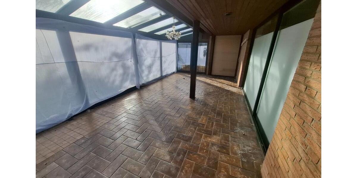 Großes Einfamilienhaus - Wohn-Lagernutzung - Mietdauer 18 Monate 5 zimmer